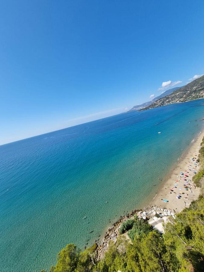 Sea And Monaco Charme View On The Beach Вентімілья Екстер'єр фото